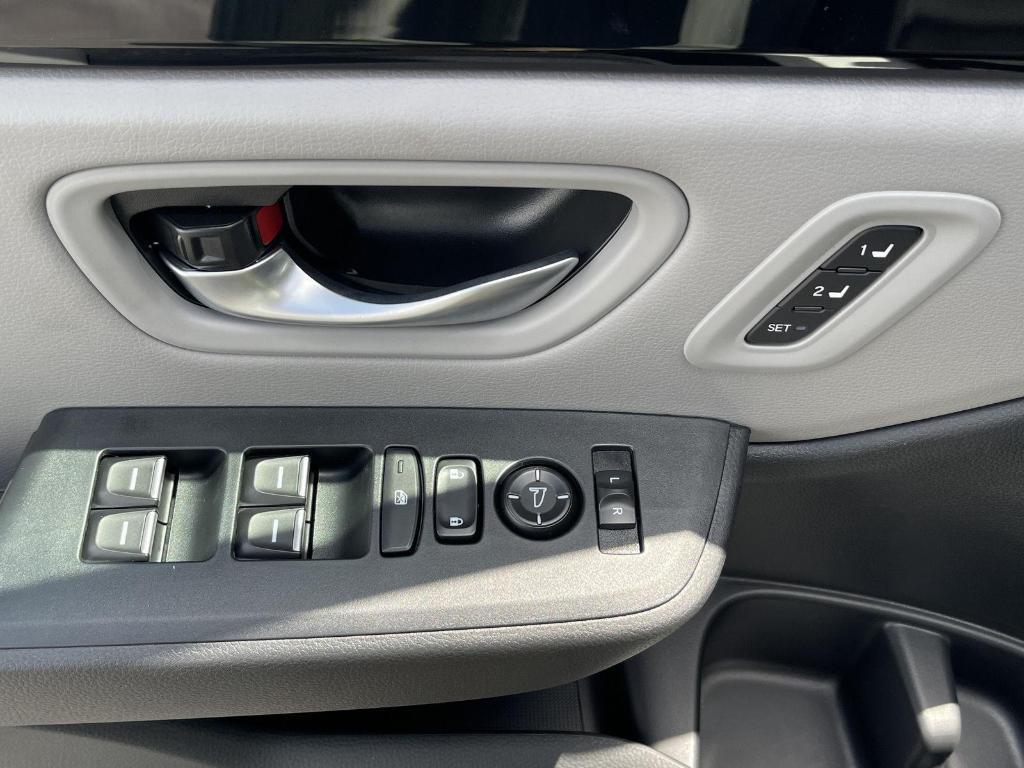 new 2025 Honda Pilot car, priced at $51,550