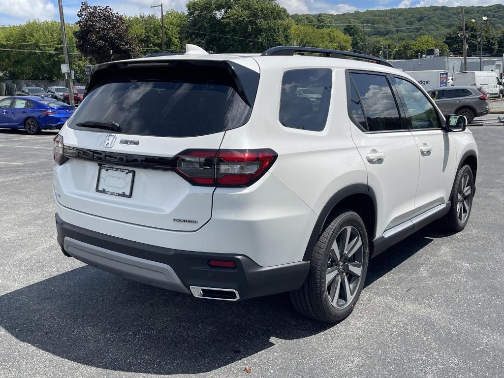 new 2025 Honda Pilot car, priced at $51,550