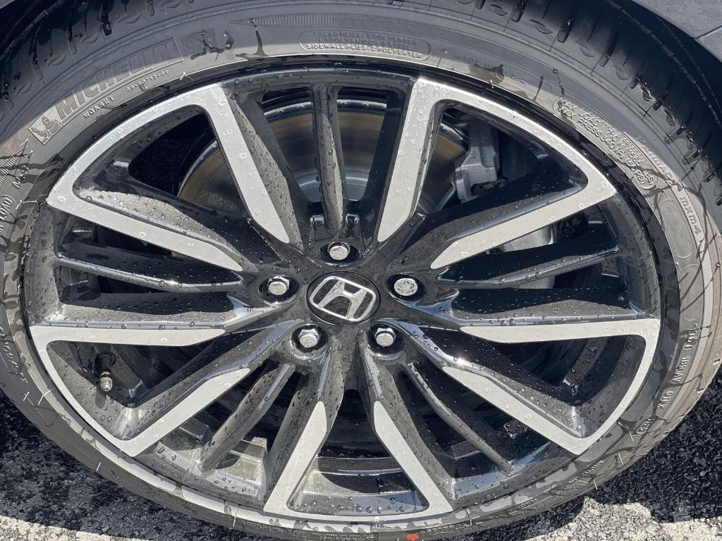 new 2025 Honda Accord Hybrid car, priced at $40,450