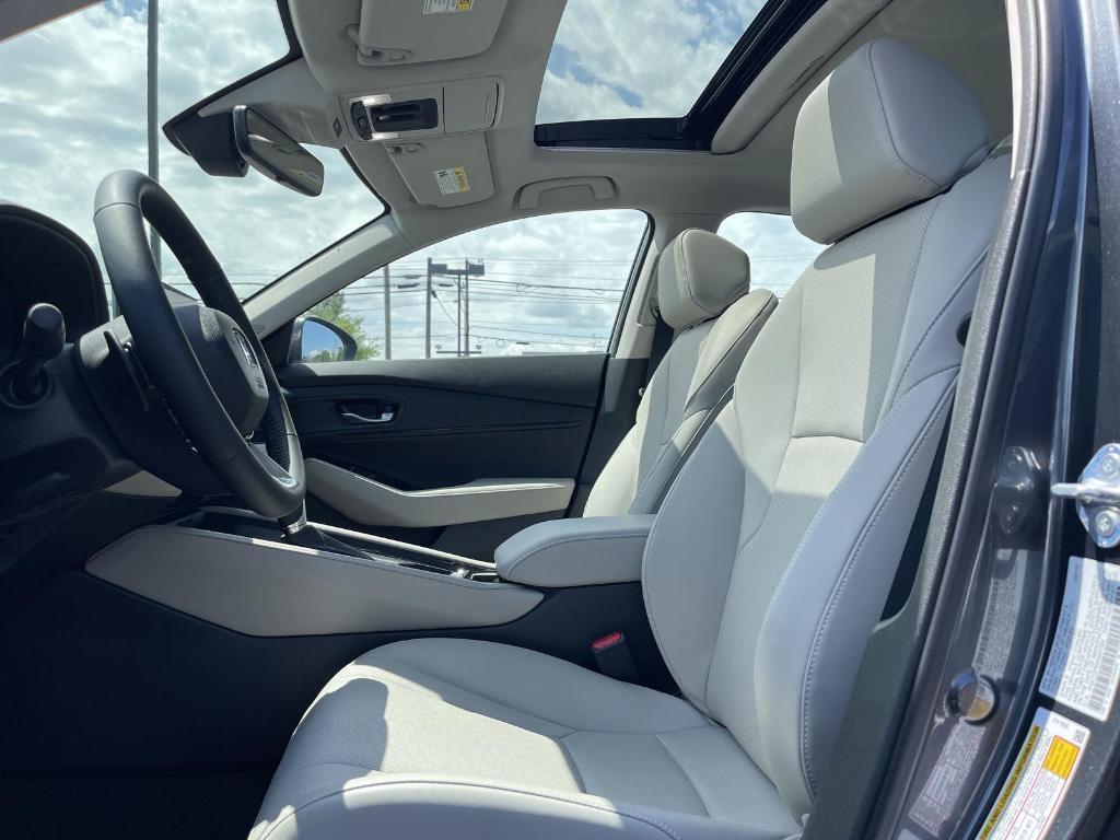 new 2025 Honda Accord Hybrid car, priced at $40,450