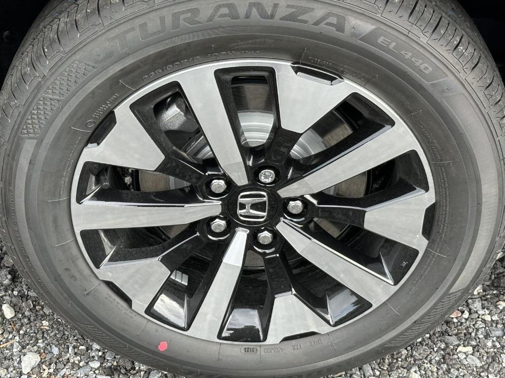 new 2026 Honda Odyssey car, priced at $44,290