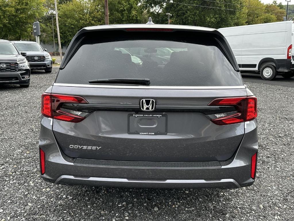 new 2026 Honda Odyssey car, priced at $44,290