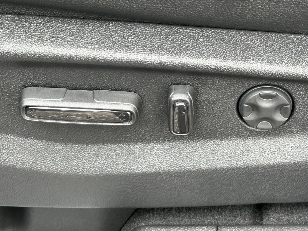 new 2026 Honda Odyssey car, priced at $44,290