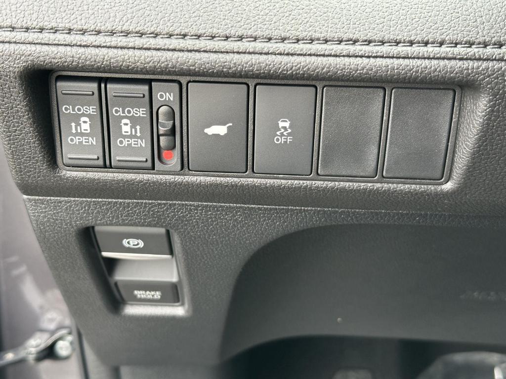 new 2026 Honda Odyssey car, priced at $44,290