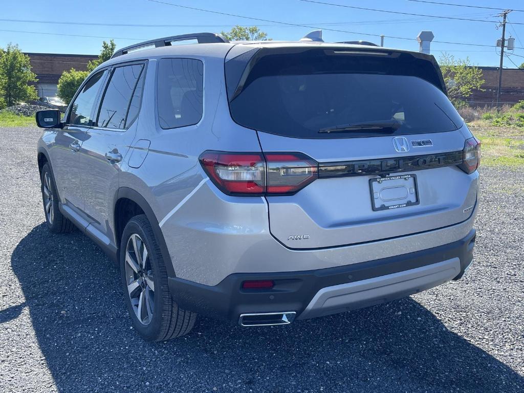new 2025 Honda Pilot car, priced at $51,050
