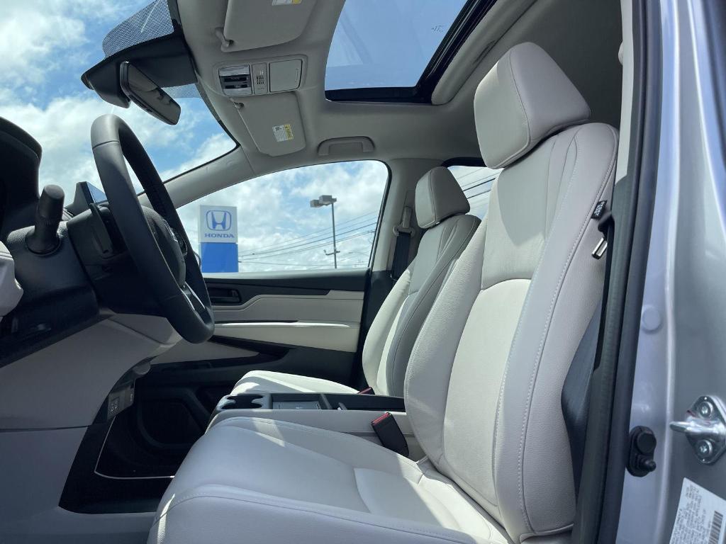 new 2025 Honda Odyssey car, priced at $43,670