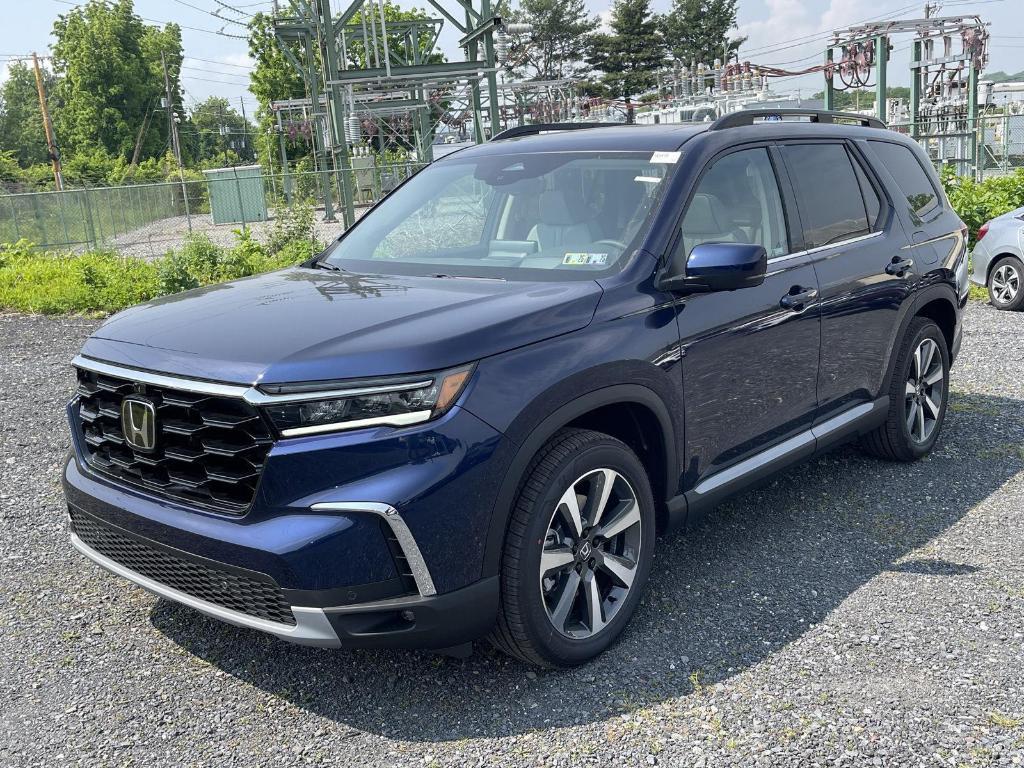 new 2025 Honda Pilot car, priced at $54,530