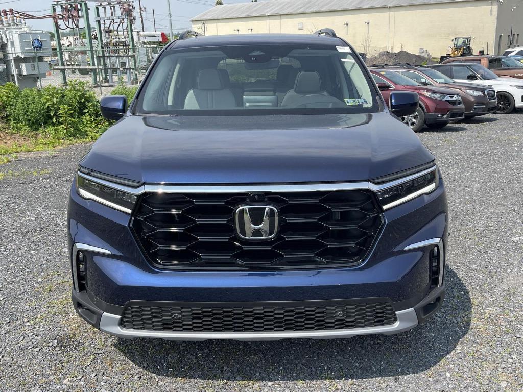 new 2025 Honda Pilot car, priced at $54,530