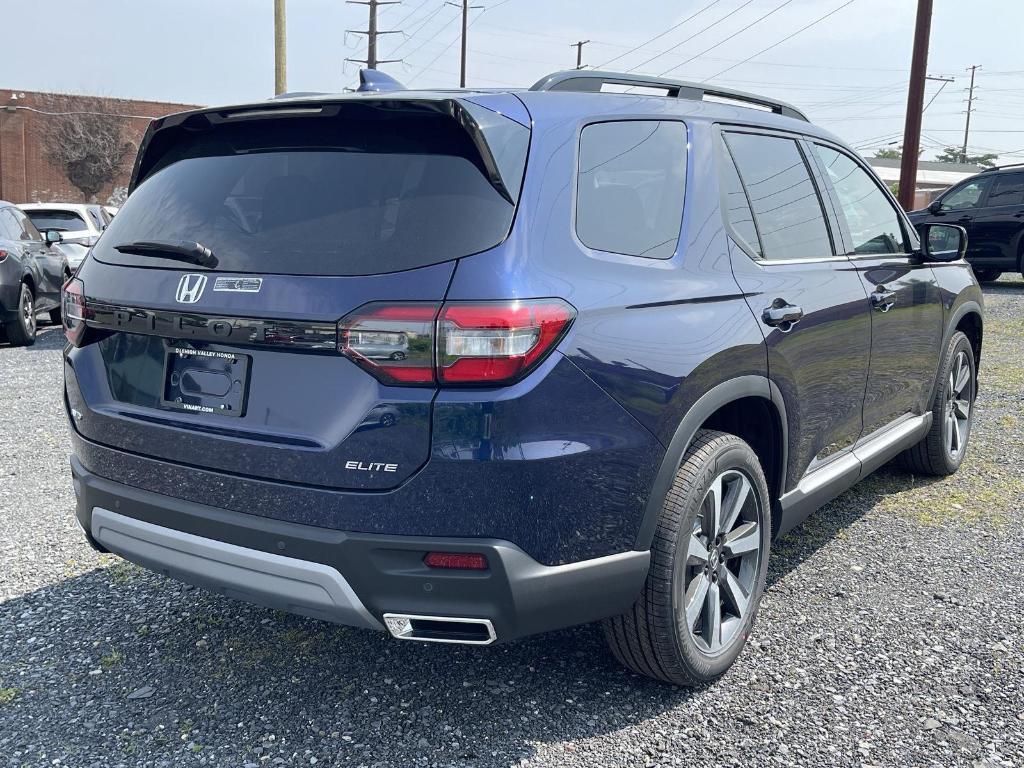 new 2025 Honda Pilot car, priced at $54,530