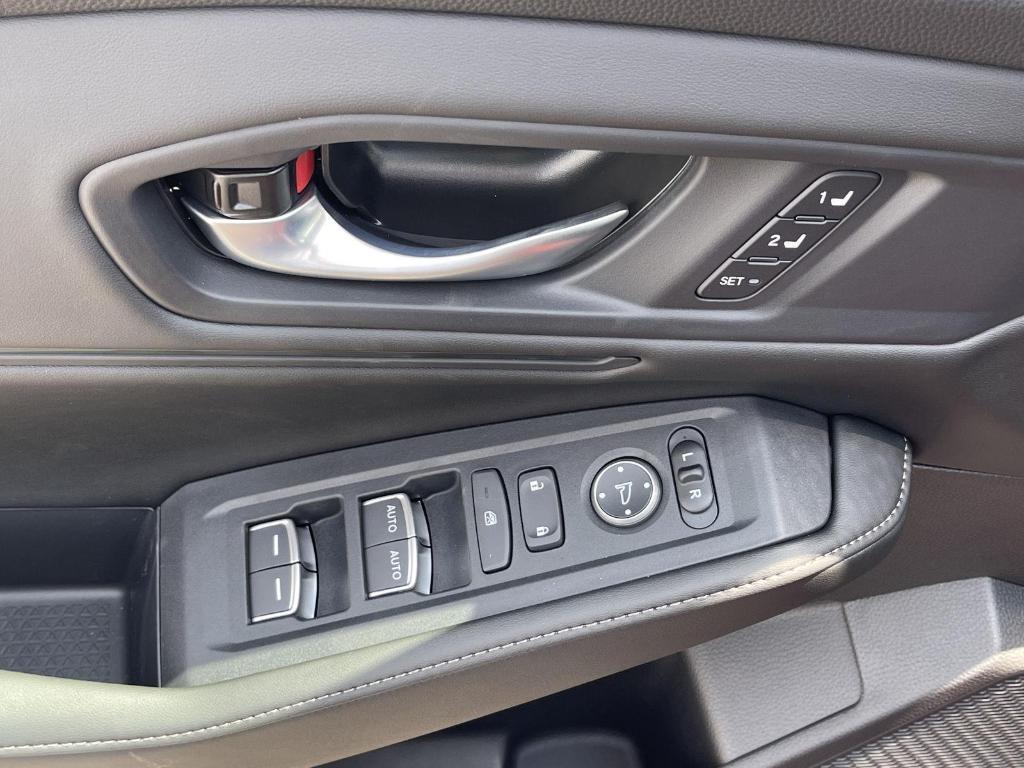 new 2025 Honda Accord Hybrid car, priced at $37,025