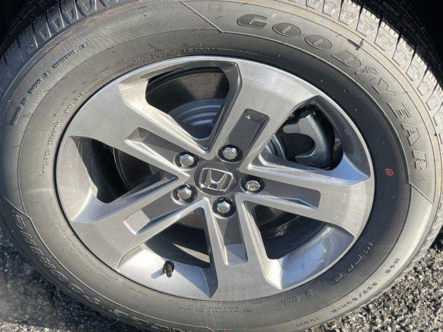 new 2025 Honda Pilot car, priced at $48,950