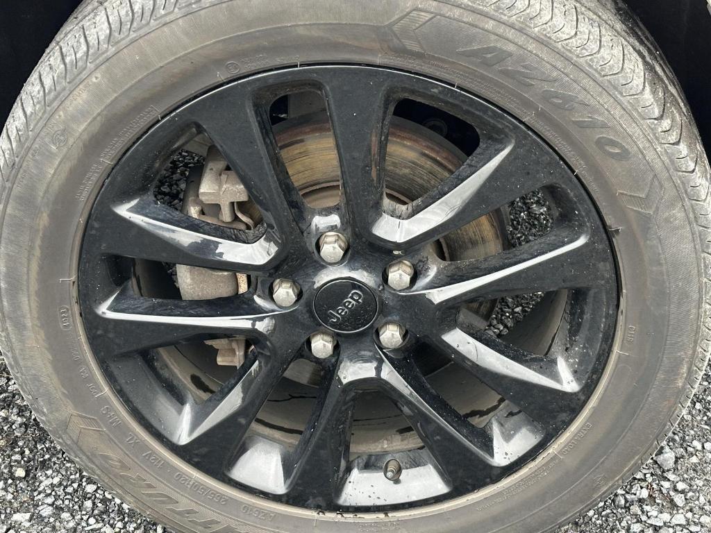 used 2017 Jeep Grand Cherokee car, priced at $16,995