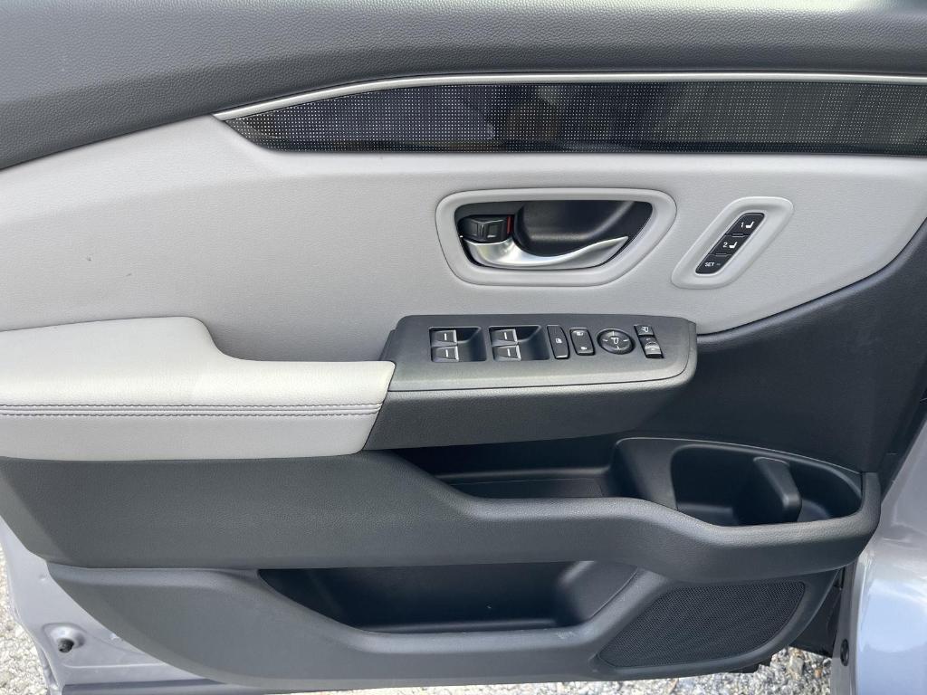 new 2025 Honda Pilot car, priced at $54,530