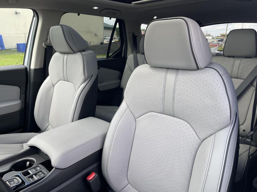 new 2025 Honda Pilot car, priced at $54,530