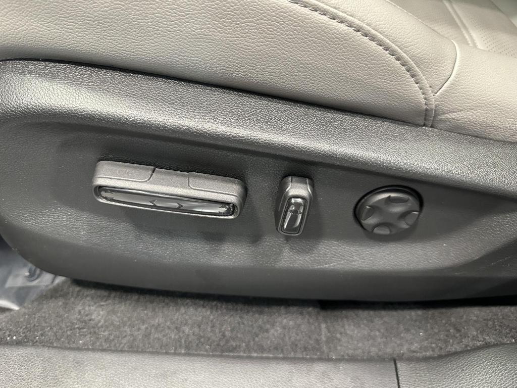 used 2022 Honda CR-V car, priced at $30,995