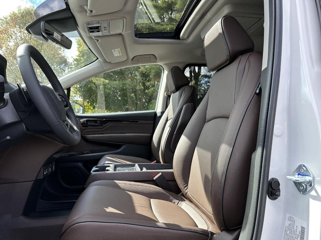 new 2026 Honda Odyssey car, priced at $49,445