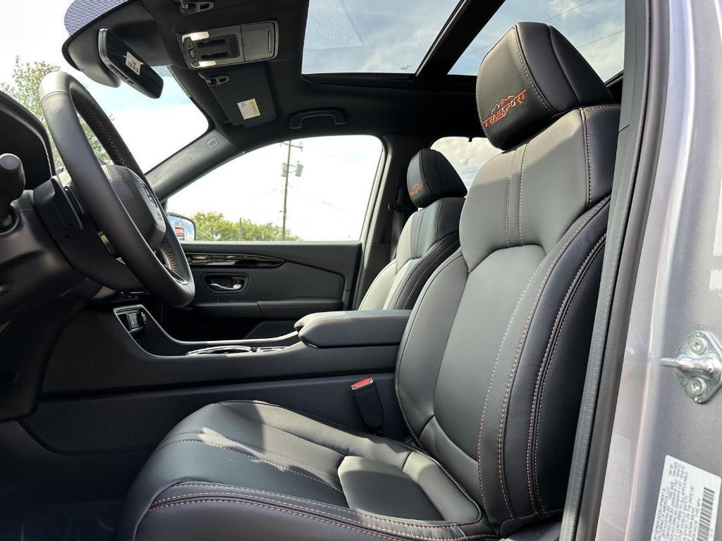 new 2025 Honda Pilot car, priced at $49,395