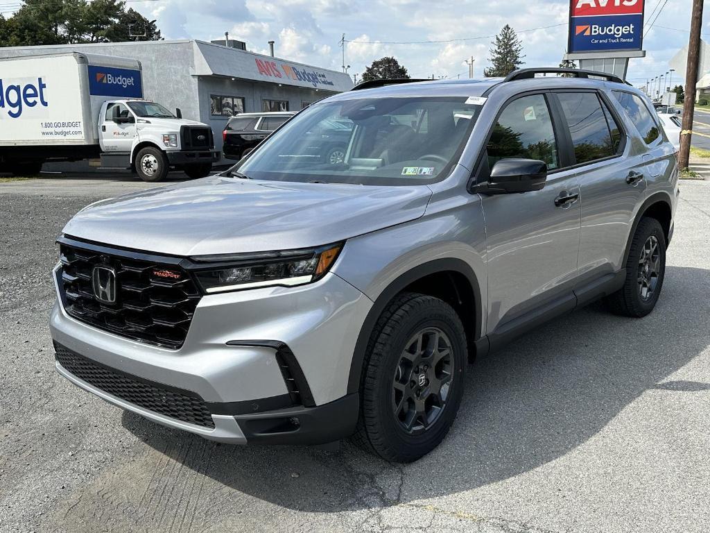 new 2025 Honda Pilot car, priced at $49,395
