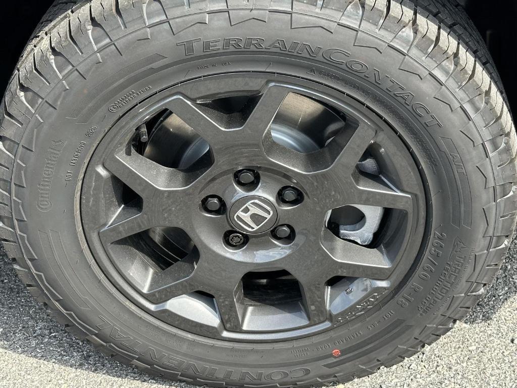 new 2025 Honda Pilot car, priced at $49,395