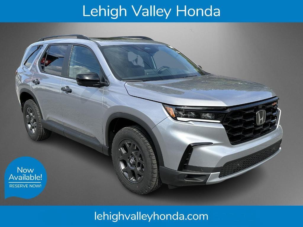 new 2025 Honda Pilot car, priced at $50,895