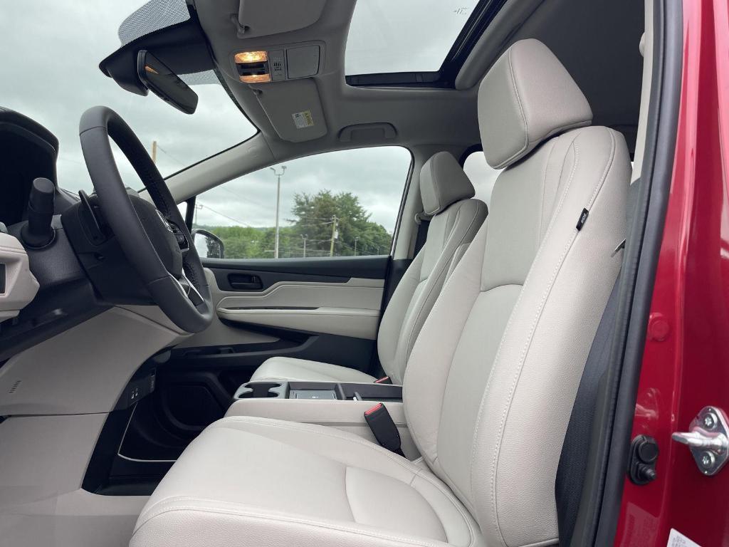 new 2025 Honda Odyssey car, priced at $44,125