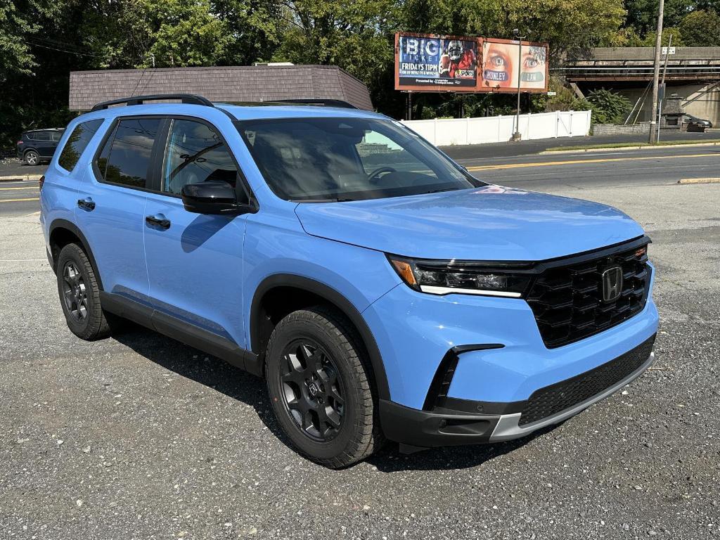 new 2025 Honda Pilot car, priced at $51,350