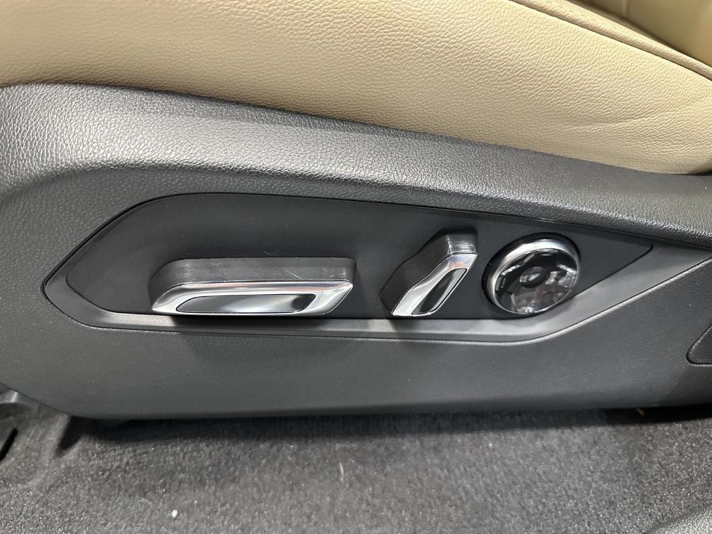 used 2023 Acura MDX car, priced at $38,995