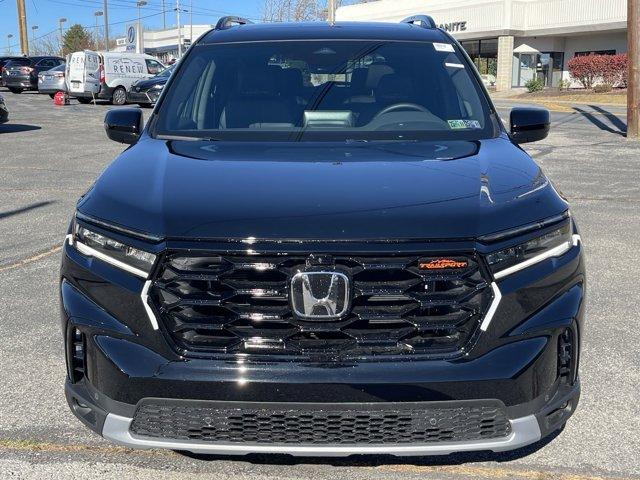 new 2025 Honda Pilot car, priced at $50,795