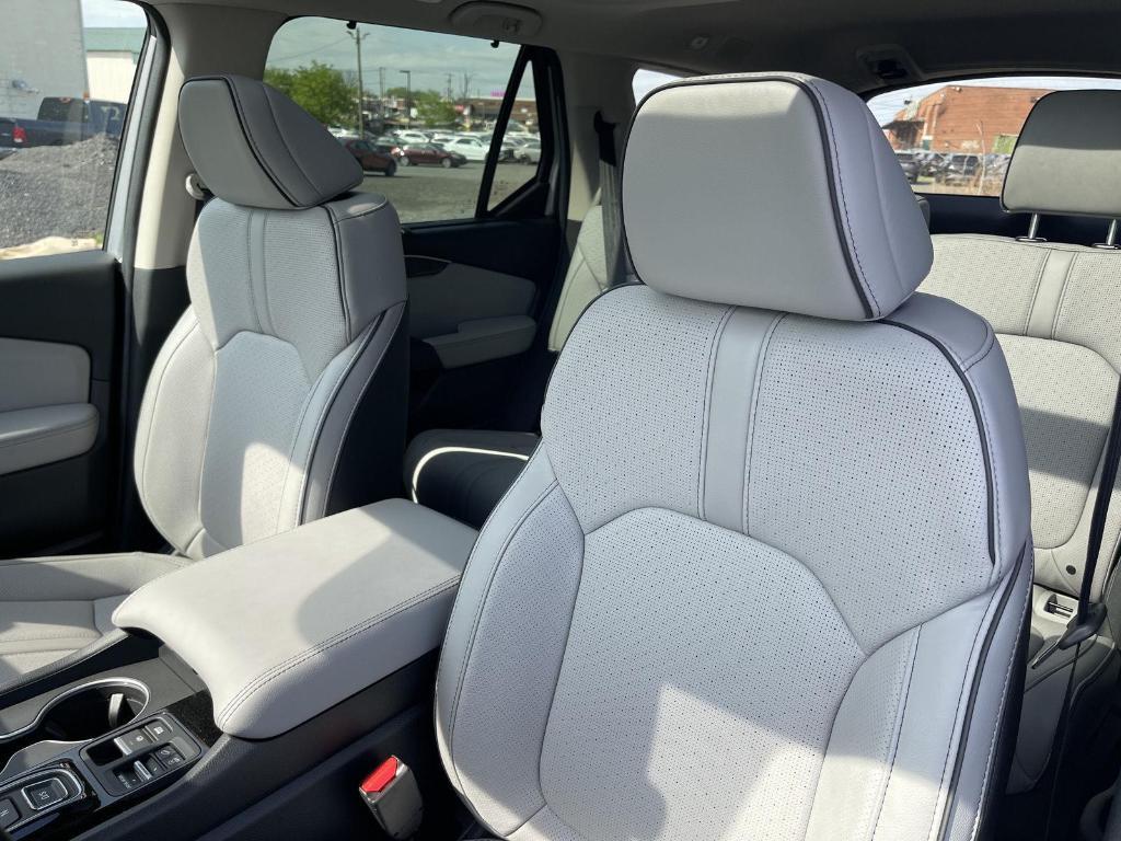 new 2025 Honda Pilot car, priced at $54,530