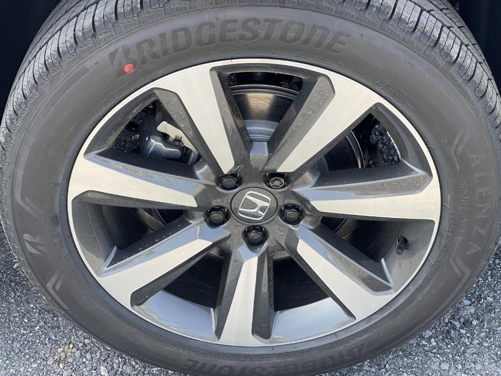 new 2025 Honda Pilot car, priced at $54,530