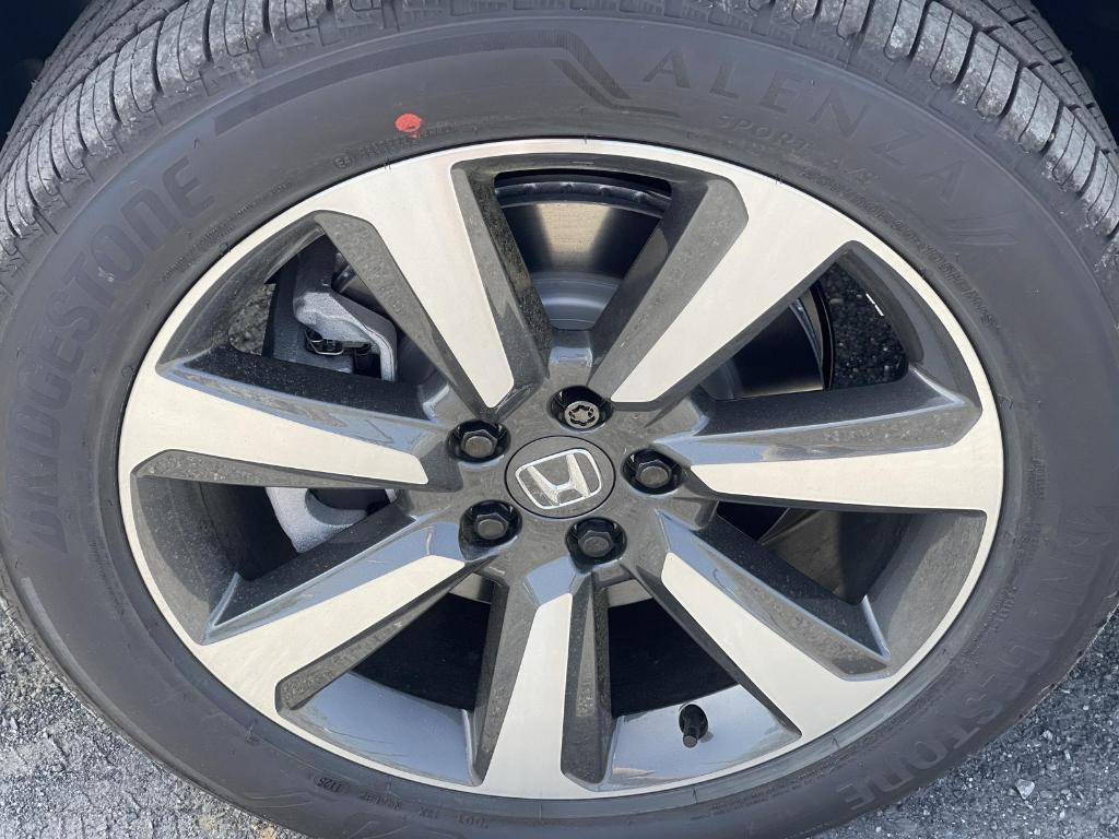 new 2025 Honda Pilot car, priced at $54,530