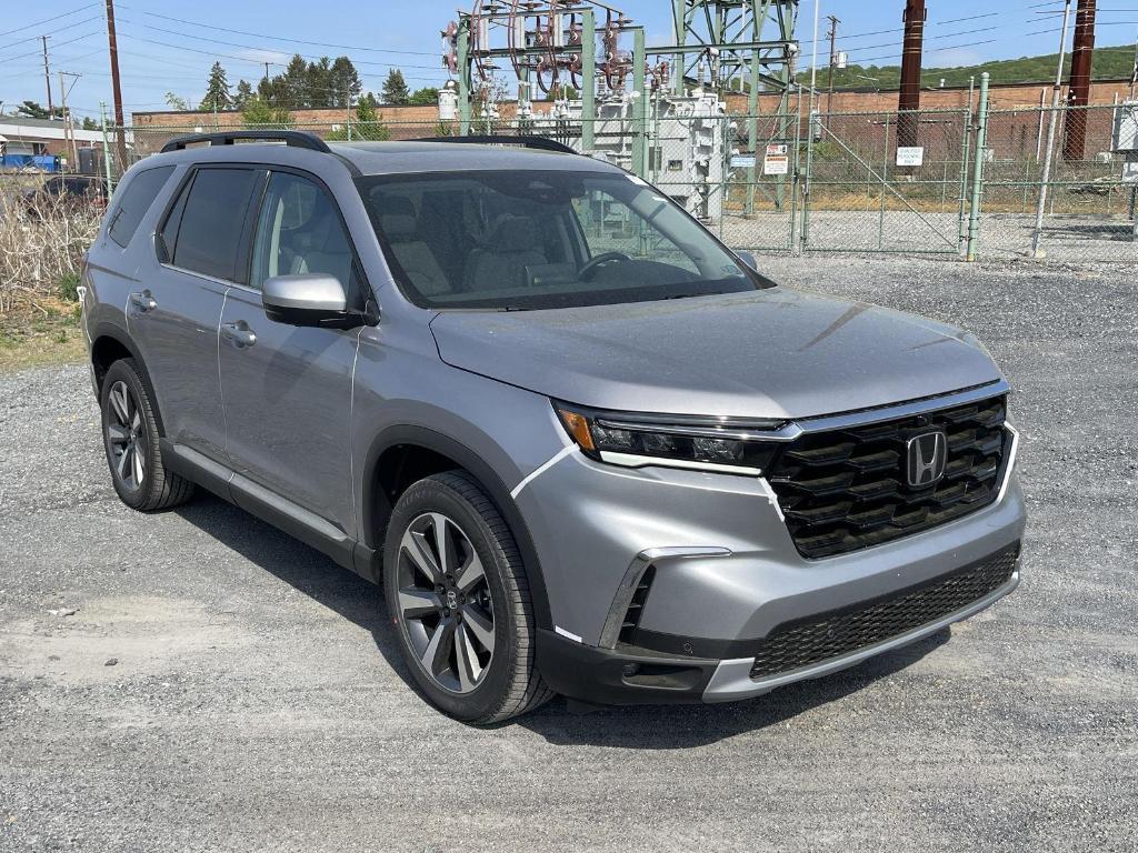 new 2025 Honda Pilot car, priced at $54,530