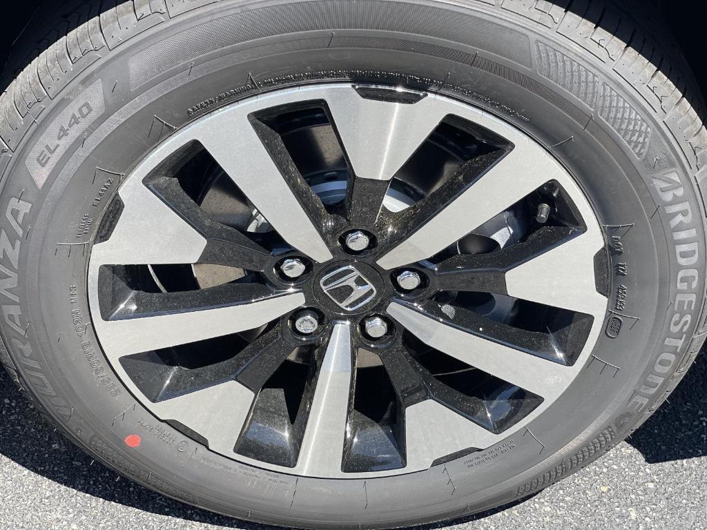 new 2025 Honda Odyssey car, priced at $43,670