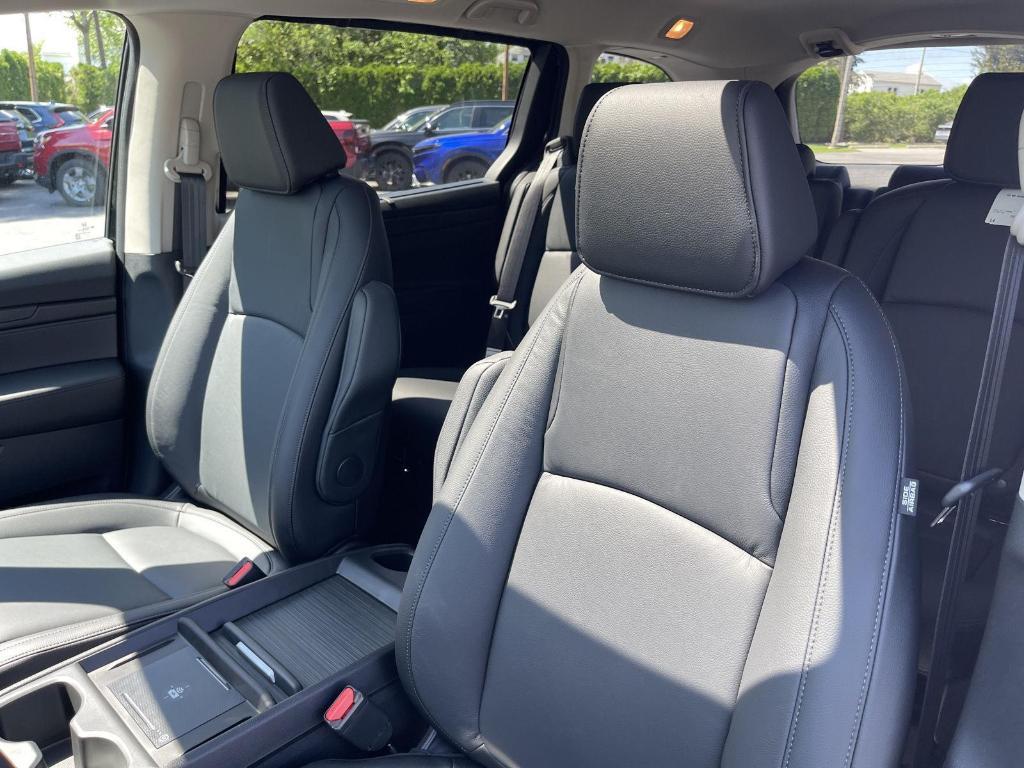 new 2025 Honda Odyssey car, priced at $43,670