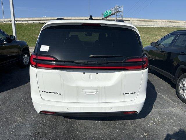 new 2024 Chrysler Pacifica car, priced at $42,668