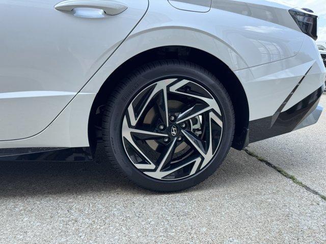 new 2025 Hyundai Sonata car, priced at $30,081