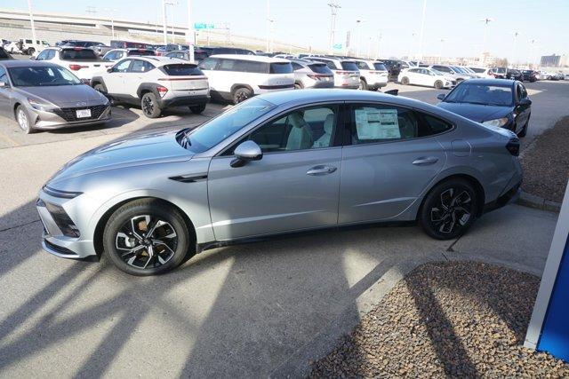 new 2024 Hyundai Sonata car, priced at $24,151