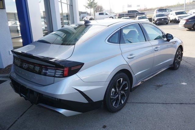 new 2024 Hyundai Sonata car, priced at $24,151