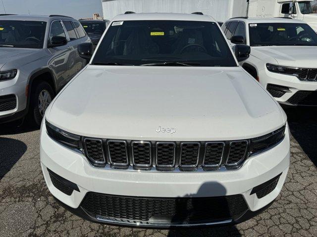 new 2024 Jeep Grand Cherokee car, priced at $40,005