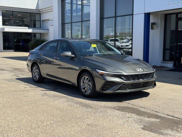 new 2025 Hyundai ELANTRA HEV car, priced at $25,181