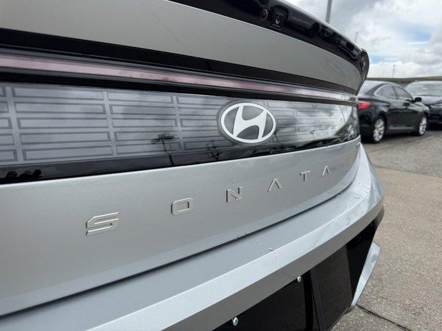 new 2025 Hyundai Sonata Hybrid car, priced at $31,042