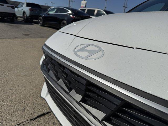 new 2025 Hyundai Elantra car, priced at $23,290