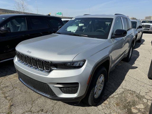 new 2024 Jeep Grand Cherokee car, priced at $40,600