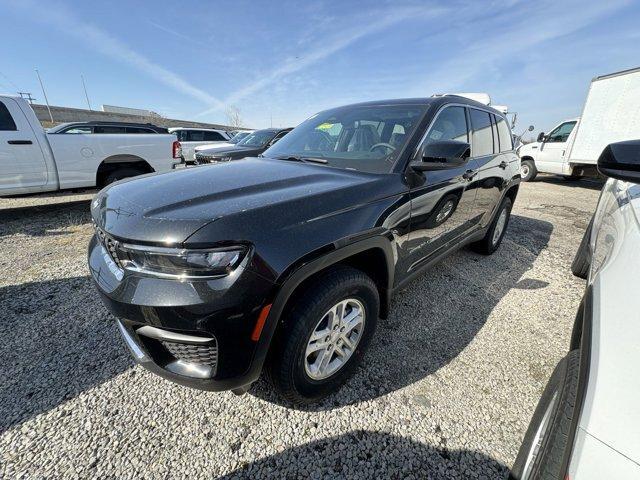 new 2024 Jeep Grand Cherokee car, priced at $40,600