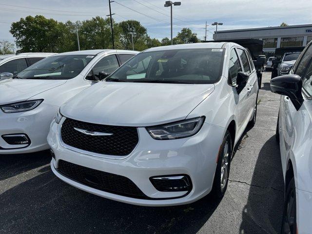 new 2024 Chrysler Pacifica car, priced at $40,530