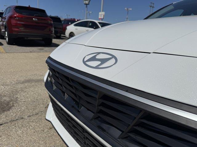 new 2025 Hyundai ELANTRA HEV car, priced at $25,661
