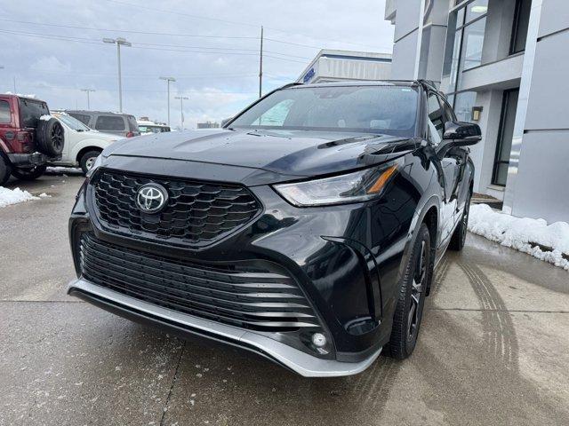 used 2021 Toyota Highlander car, priced at $29,500