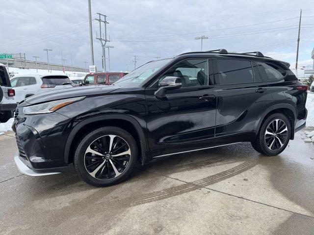 used 2021 Toyota Highlander car, priced at $29,500