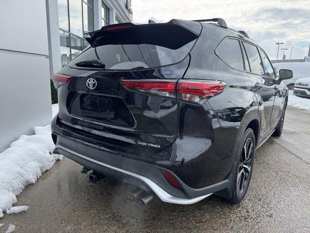 used 2021 Toyota Highlander car, priced at $29,500