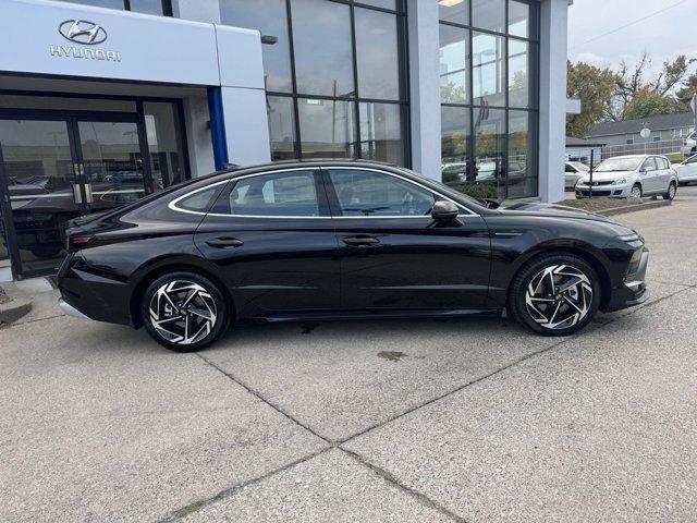 new 2024 Hyundai Sonata car, priced at $27,049